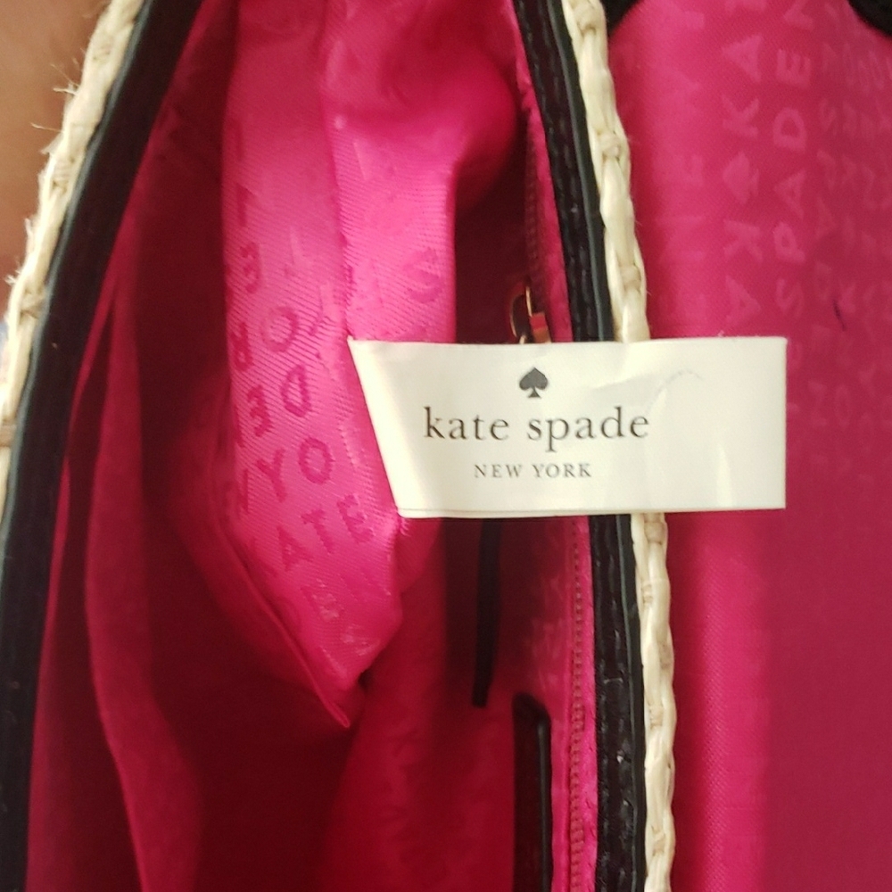 Kate Spade Black and Cream Crossbody Bag with Metallic Clasp - Picture 8 of 9